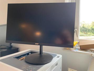 24 inch Breedbeeld LCD Scherm - Volledig Verstelbaar beschikbaar voor biedingen