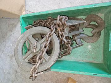 Zware vintage takel.  beschikbaar voor biedingen