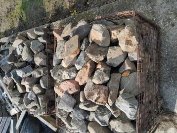 Basalt keien beschikbaar voor biedingen