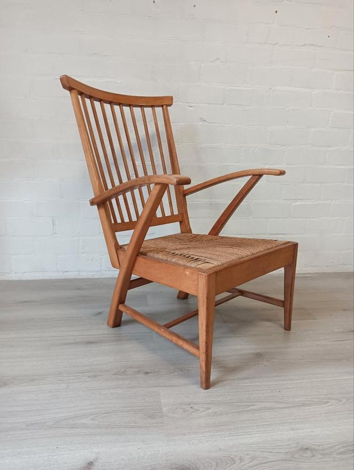 Vintage Houten Leunstoel met Rotan Zitting, Huis en Inrichting, Fauteuils, Gebruikt, Hout, Riet of Rotan, 50 tot 75 cm, Minder dan 75 cm