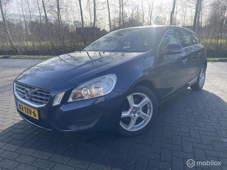 Volvo V60 1.6 T3 Momentum, Auto's, Volvo, Bedrijf, Te koop, V60, ABS, Airbags, Airconditioning, Alarm, Bluetooth, Boordcomputer