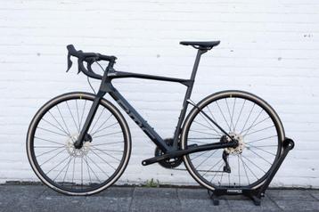 BMC Roadmachine 105 DI2 54 Carbon Racefiets Nieuw beschikbaar voor biedingen