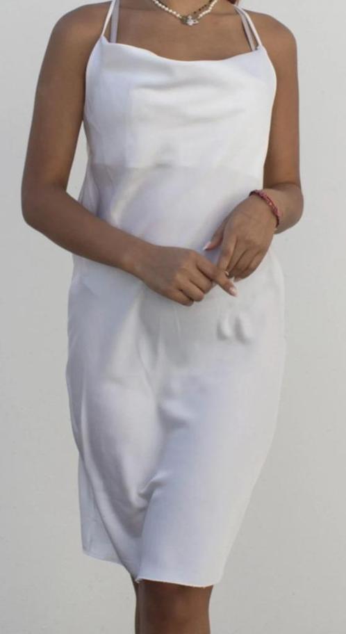 Prachtige satijnen witte jurk met spaghetti bandjes, nieuw, Kleding | Dames, Jurken, Nieuw, Maat 36 (S), Wit, Boven de knie, Ophalen of Verzenden
