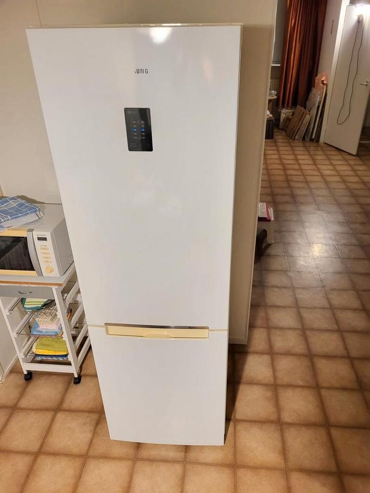 Koelvriescombinatie Samsung, Witgoed en Apparatuur, Koelkasten en IJskasten, Gebruikt, Met aparte vriezer, 200 liter of meer, 160 cm of meer