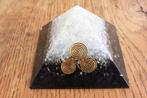 Orgonite piramide met Seleniet, Triskelion en meer, Sieraden, Tassen en Uiterlijk, Edelstenen, Ophalen of Verzenden, Nieuw