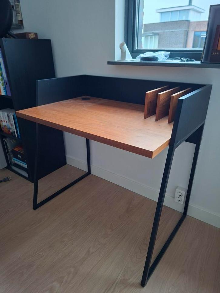Mooi Bureau met Opbergvakken, Huis en Inrichting, Bureaus, Zo goed als nieuw, Bureau, Ophalen