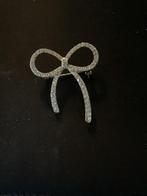 Strikje als broche, Sieraden, Tassen en Uiterlijk, Broches, Ophalen of Verzenden, Zo goed als nieuw, Overige materialen