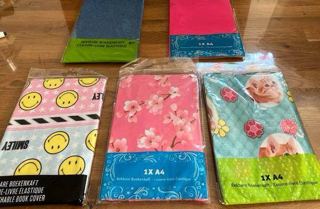 Boeken kaften rekbaar 5 stuks diverse soorten, Diversen, Schoolbenodigdheden, Nieuw, Ophalen of Verzenden
