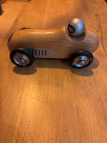 Houten raceauto Vilac beschikbaar voor biedingen