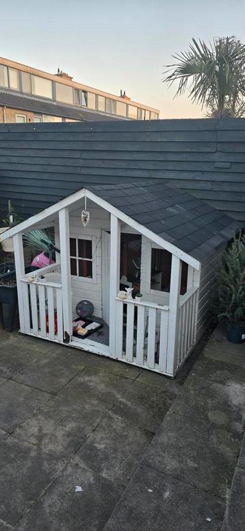 Kinder tuinhuis beschikbaar voor biedingen