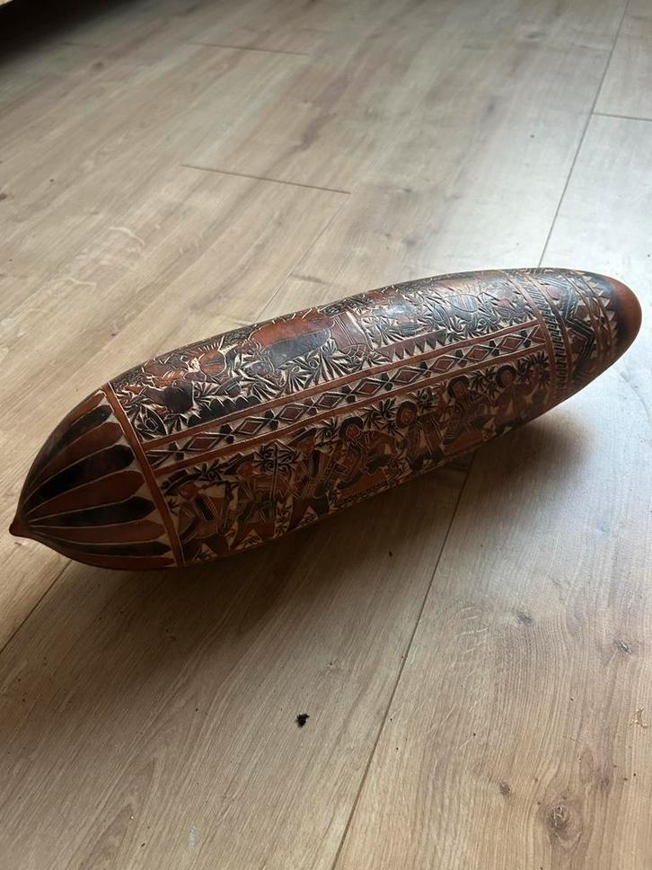 Handgesneden Kalebas met Houtsnijwerk, Antiek en Kunst, Kunst | Niet-Westerse kunst, Ophalen