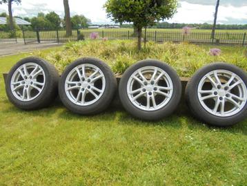 Set nette Anzio Wheels lichtmetalen velgen met banden. beschikbaar voor biedingen