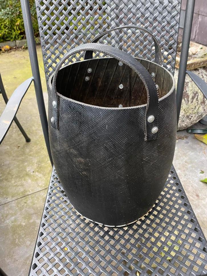 Zwarte bloempot van gerecycled materiaal, Tuin en Terras, Bloembakken en Plantenbakken, Gebruikt, Overige materialen, Binnen, 30 tot 60 cm