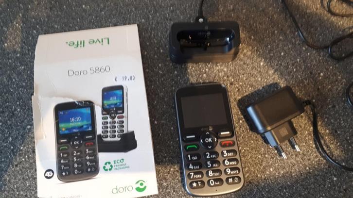 Doro 5860 senioren telefoon met noodknop is nog zgan, Telecommunicatie, Mobiele telefoons | Overige merken, Zo goed als nieuw
