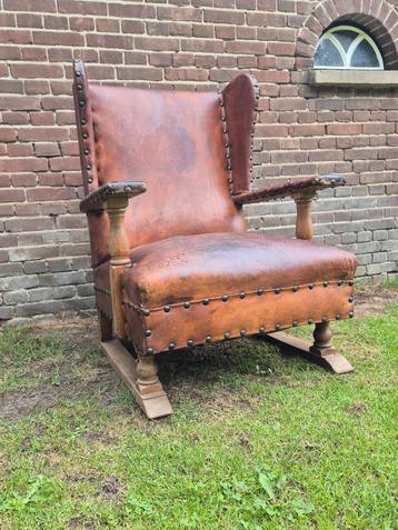 Stoel . Lerenstoel . beschikbaar voor biedingen