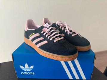 Adidas Handball Spezial Core Black Clear Pink 38 2/3 beschikbaar voor biedingen