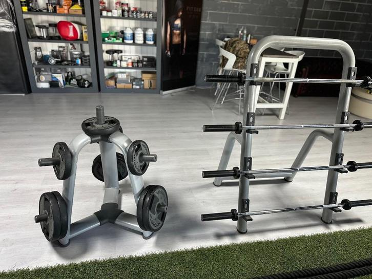 Technogym Barbell Rack + Gewichten 100 kg + Stangen, Sport en Fitness, Fitnessmaterialen, Zo goed als nieuw, Halterschijven, Armen