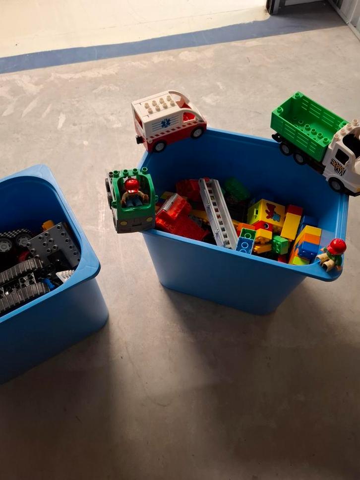 Dublo/Lego blokken en auto's met poppetjes, Kinderen en Baby's, Speelgoed | Duplo en Lego, Gebruikt, Duplo, Losse stenen, Ophalen of Verzenden
