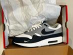 Nike Air Max 1 LV8 Obsidian - Maat 9,5 (43), Ophalen, Zo goed als nieuw, Blauw, Sneakers of Gympen