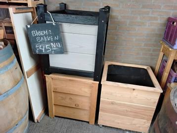 Bloembakken evt met bankje  beschikbaar voor biedingen