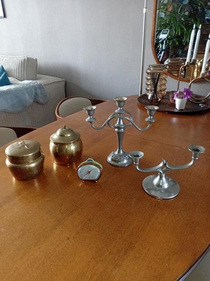 Antieke verzameling: Tabakspotten, kandelaars, wekker, Antiek en Kunst, Antiek | Overige Antiek, Ophalen of Verzenden