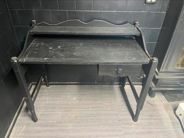 Brocant bureau beschikbaar voor biedingen