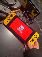 Nintendo Switch Pokemon Pikachu en Eevee editie + case, Spelcomputers en Games, Spelcomputers | Nintendo Switch, Ophalen of Verzenden