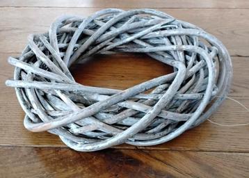 Krans - nieuw (grey wash)  beschikbaar voor biedingen