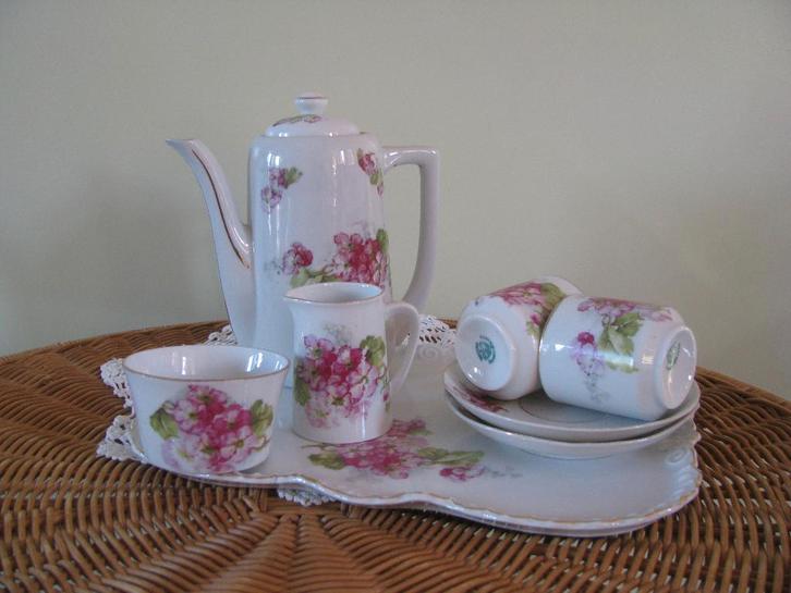 Jaren '30-'40 * Victoria * schattig serviesje op onderblad *, Antiek en Kunst, Antiek | Servies compleet, Ophalen of Verzenden