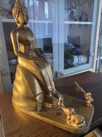 Bronze standbeeld van Luang Pho To. beschikbaar voor biedingen