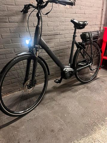 Elektrische dames fiets met middenmotor (giant entour e+) beschikbaar voor biedingen