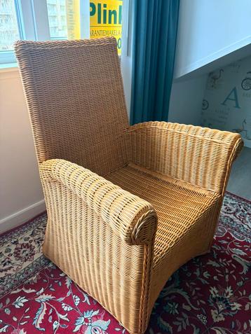 Rotan stoel beschikbaar voor biedingen