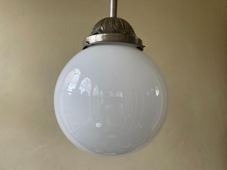grote Witte Bol Lamp Hanglamp art deco 1930 FRans, Antiek en Kunst, Antiek | Lampen, Ophalen of Verzenden