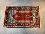 Perzisch kleedje, Huis en Inrichting, Stoffering | Tapijten en Kleden, 100 tot 150 cm, Zo goed als nieuw, Rood, Rechthoekig