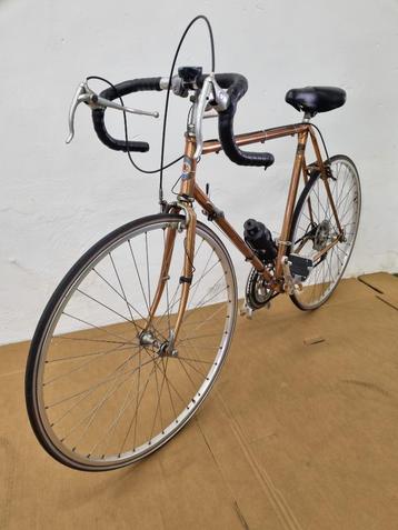 Unieke verkoperde racefiets (klassiek model) beschikbaar voor biedingen