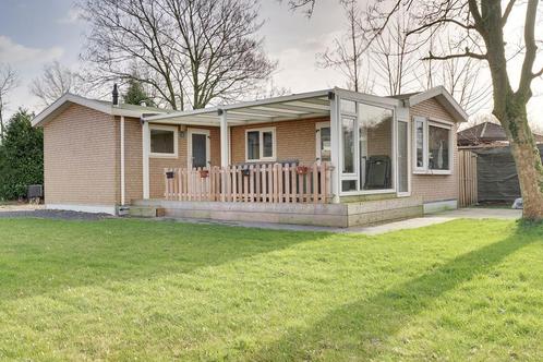 Chalet 2slk 2022 gerenoveerd super locatie!, Vakantie, Vakantiehuizen | Nederland, Dorp, 2 slaapkamers, Tuin
