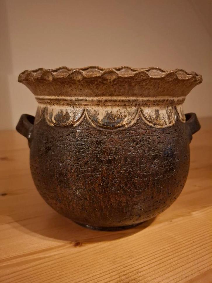Vintage Bloempot Gesigneerd Aardewerk, Huis en Inrichting, Woonaccessoires | Schalen en Manden, Gebruikt, Schaal, Rond, Steen of Aardewerk