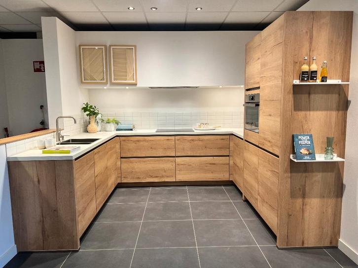 EI-028 Nobilia Stromboli eiken sierra, Huis en Inrichting, Keuken | Complete keukens, Nieuw, U-keuken, Bruin, Kunststof, Hoogglans of Gelakt