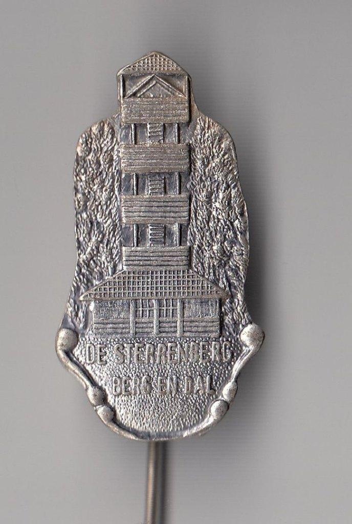 Berg en Dal Sterrenberg speldje, Verzamelen, Speldjes, Pins en Buttons, Gebruikt, Speldje of Pin, Overige onderwerpen, Ophalen of Verzenden