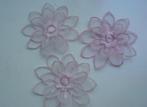 Applicatie - organdy bloemen x 3 - rozekleur, Hobby en Vrije tijd, Ophalen of Verzenden, Zo goed als nieuw