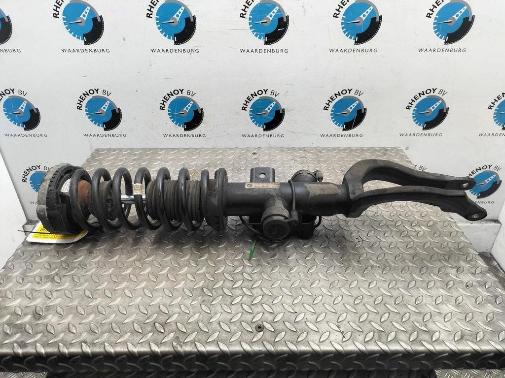 BMW 5 SERIES F10 550xi High Executive  VEERPOOT / SCHOKBREKE, Ophalen of Verzenden, Gebruikt, Stiba lid