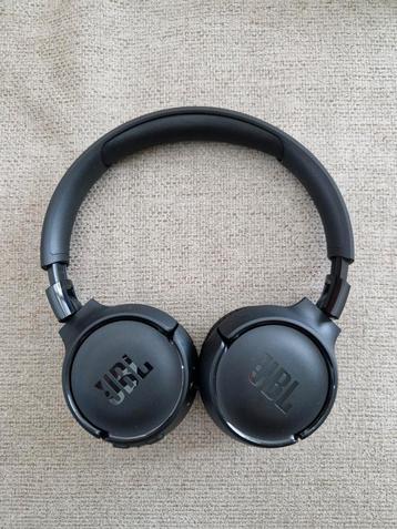 JBL Tune 525BT Draadloze Hoofdtelefoon - Zo goed als nieuw beschikbaar voor biedingen