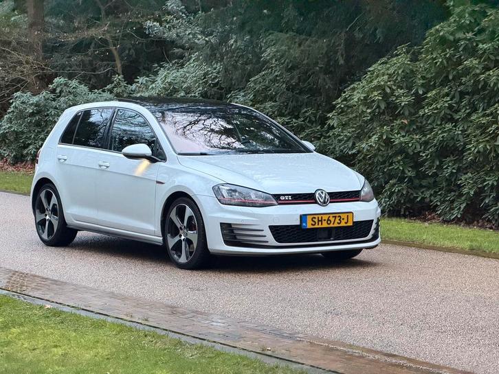 Volkswagen Golf GTI DSG Adaptieve Cruise Panodak Xenon Clima, Auto's, Volkswagen, Bedrijf, Golf, Achteruitrijcamera, Adaptieve lichten