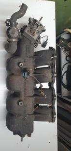 2x inlaatspruitstuk en uitlaatspruitstuk renault 1.8 16v f7p, Ophalen of Verzenden, Gebruikt, Renault