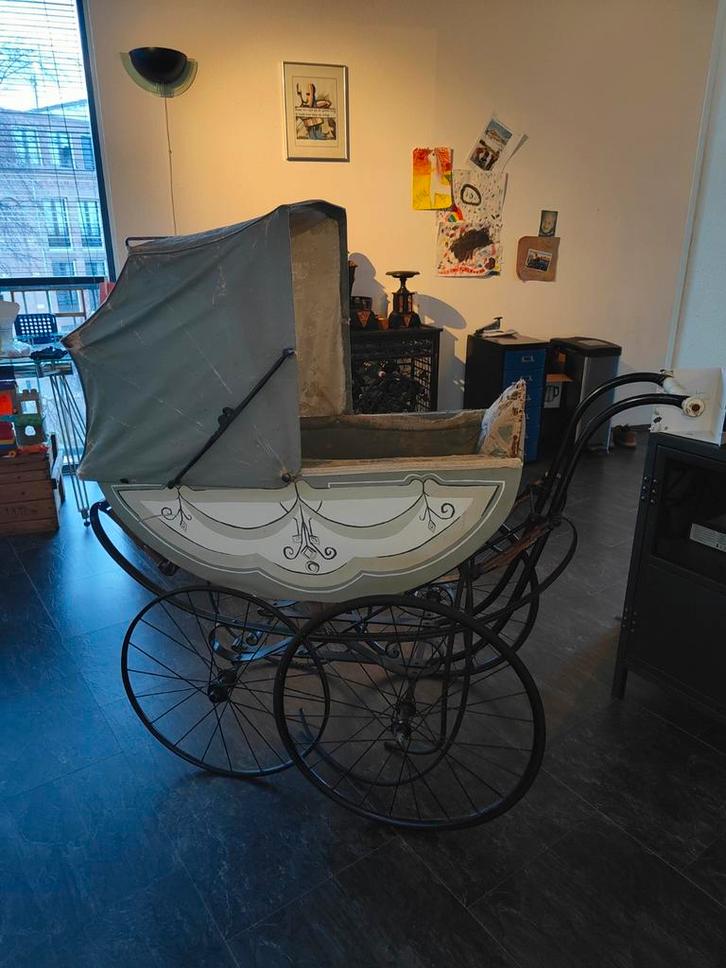 Antieke kinderwagen, Antiek en Kunst, Antiek | Overige Antiek, Ophalen