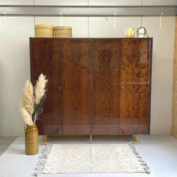 Mid-century vintage royale 4 deurs kledingkast Wengé gloss beschikbaar voor biedingen