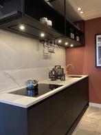 Luxe keuken met Wave afzuigsysteem, Quooker en ruime kasten, Ophalen, Grijs, 200 cm of meer, 75 cm of meer