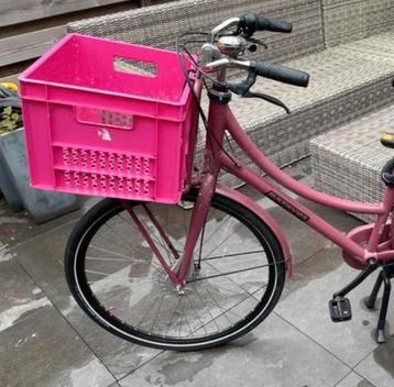 Fietskrat kunststof felroze beschikbaar voor biedingen