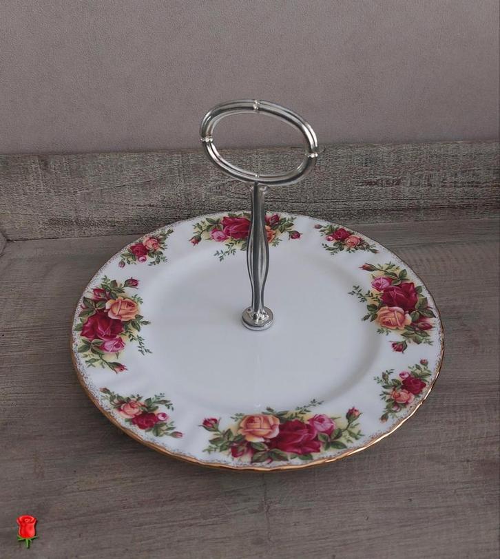 Royal Albert Old Country Roses etagère/bonbonschaal 1962, Huis en Inrichting, Woonaccessoires | Etagères, Zo goed als nieuw, Ophalen of Verzenden