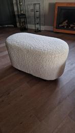 witte bouclé (Teddy) poef, Huis en Inrichting, Banken | Voetenbanken en Poefen, Ophalen, 75 tot 100 cm, Zo goed als nieuw, Stof